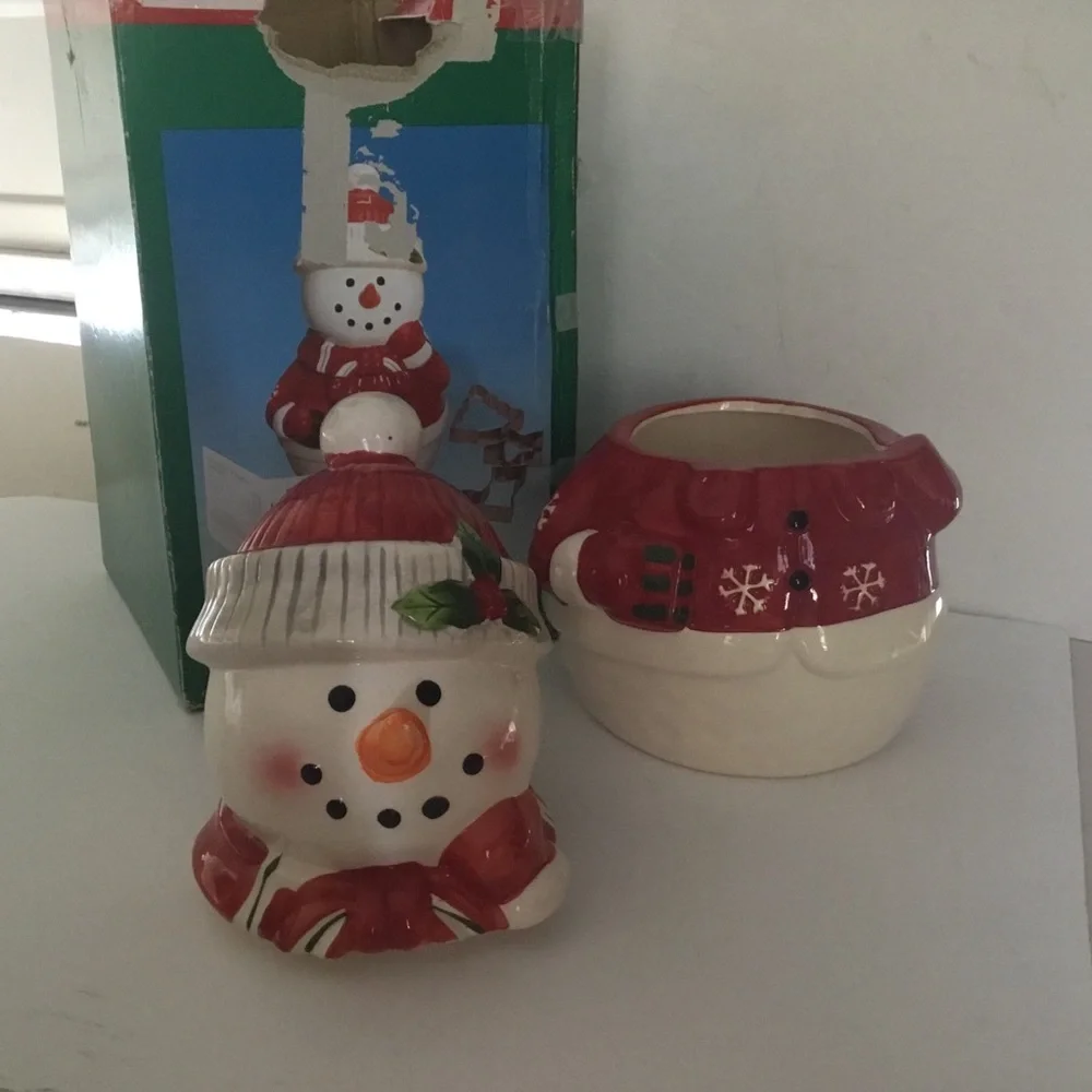 Cookie Jar Snowman - Red and White.